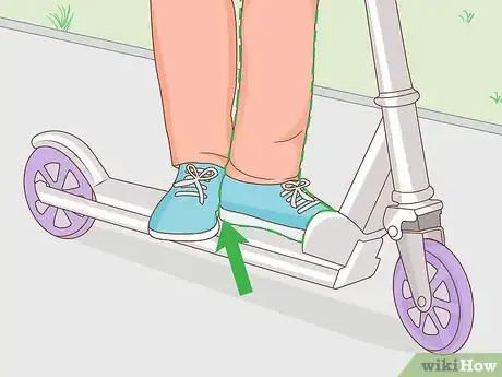 Imagen titulada Do Beginner Kick Scooter Tricks Step 2