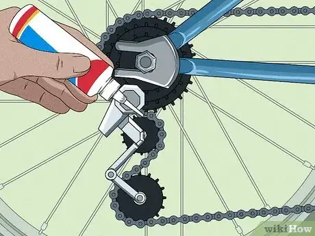 Imagen titulada Fix a Slipped Bike Chain Step 12