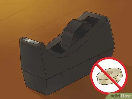 Imagen titulada Load a Tape Dispenser Step 1