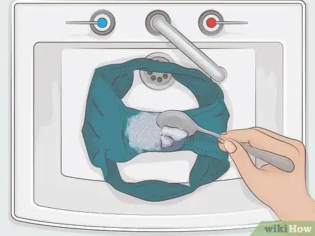 Imagen titulada Remove Blood from Your Underwear After Your Period Step 12