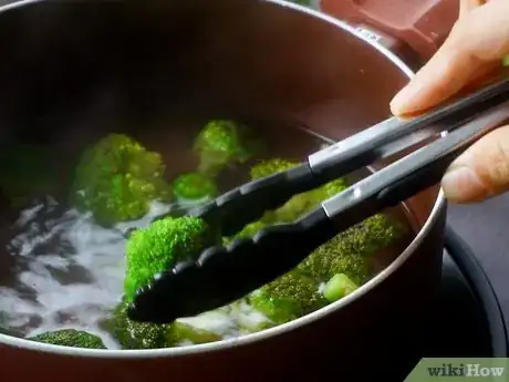 Imagen titulada Parboil Broccoli Step 5