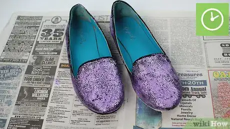 Imagen titulada Make Glitter Shoes Step 11