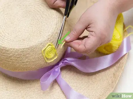 Imagen titulada Decorate a Hat Step 5