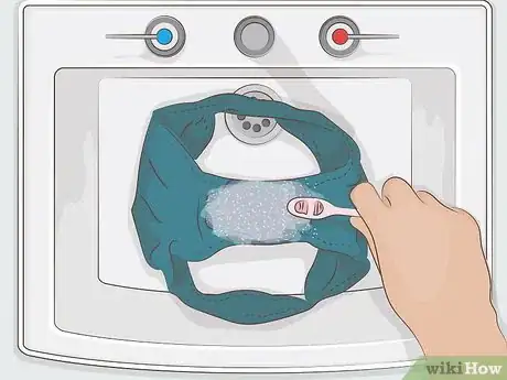 Imagen titulada Remove Blood from Your Underwear After Your Period Step 13