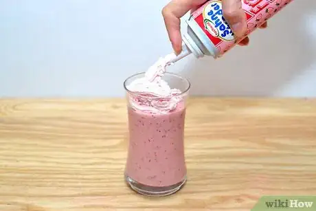 Imagen titulada Make a Strawberry Banana Milkshake Step 4