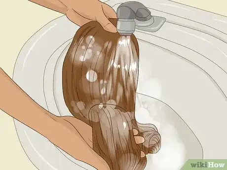 Imagen titulada Dye a Human Hair Wig Step 10