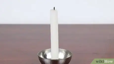 Imagen titulada Light a Candle Step 8