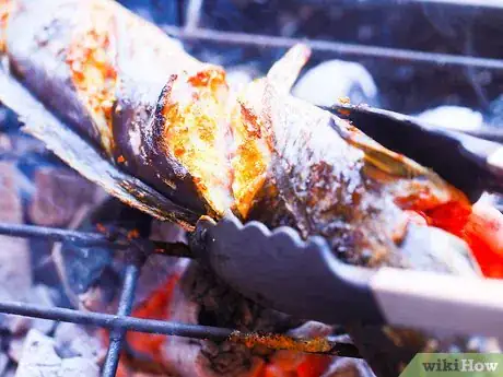 Imagen titulada Grill Catfish Step 14