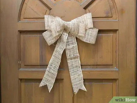 Imagen titulada Make a Burlap Bow Step 16