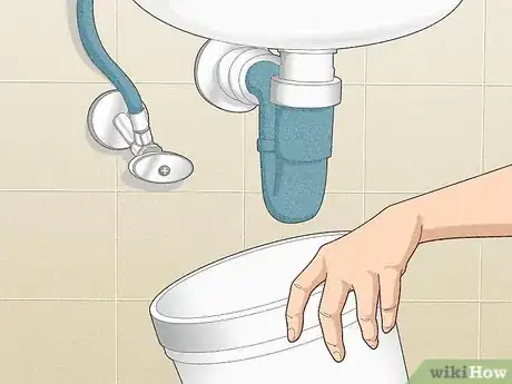 Imagen titulada Unclog a Slow Running Bathroom Sink Drain Step 15