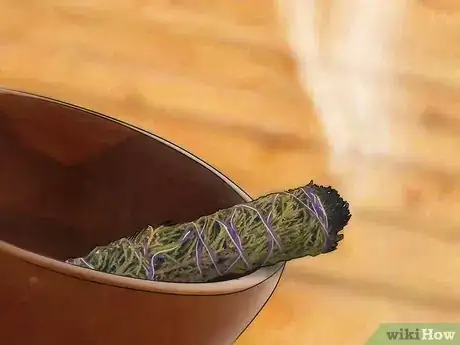 Imagen titulada Smoke in Your House Without Your Parents Finding Out Step 7