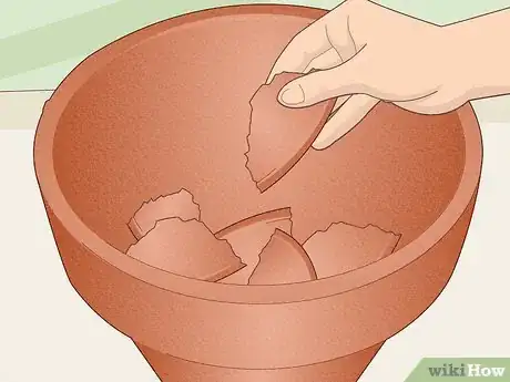 Imagen titulada Cut a Terracotta Pot Step 12