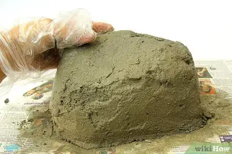 Imagen titulada Make Fake Rocks with Concrete Step 9