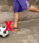 inflar una pelota de fútbol