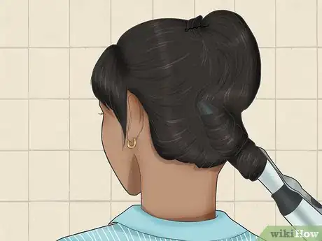 Imagen titulada Style Relaxed Hair Step 10