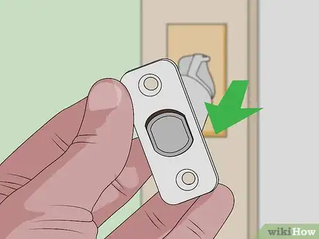 Imagen titulada Change a Deadbolt Lock Step 5