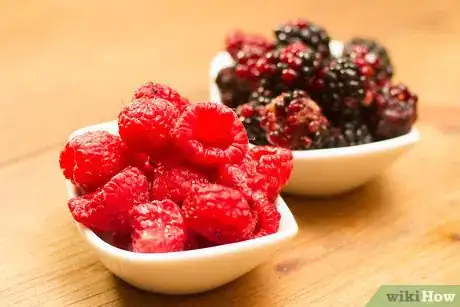 Imagen titulada Tell Raspberries and Blackberries Apart Intro