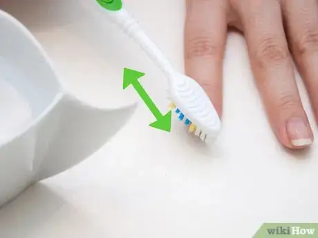 Imagen titulada Remove Nail Polish Stains from Your Finger Nails Step 11