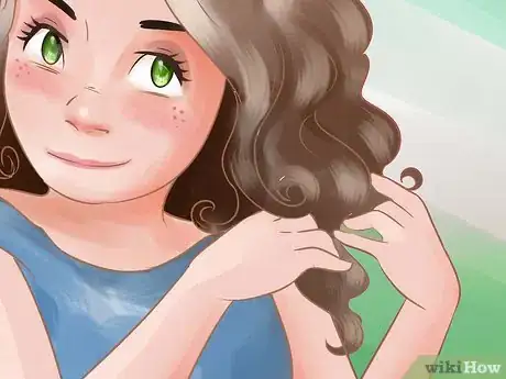 Imagen titulada Cut Your Own Curly Hair Step 18