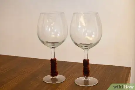 Imagen titulada Decorate Wine Glasses Step 21