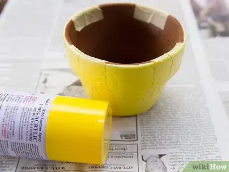 Imagen titulada Paint New Terracotta Pots Step 14