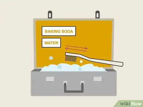 Imagen titulada Clean a Suitcase Step 12