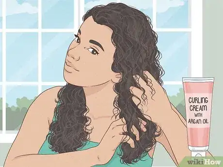 Imagen titulada Take Care of Naturally Curly Hair Step 10