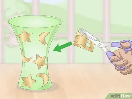 Imagen titulada Decorate a Flower Vase with a Ribbon Step 12