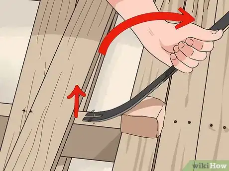 Imagen titulada Take Apart a Pallet Without Breaking It Step 21