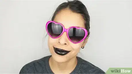 Imagen titulada Wear Black Lipstick Step 13