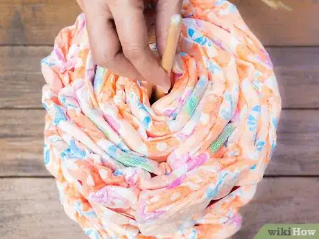 Imagen titulada Make a Diaper Cake without Rolling Step 9