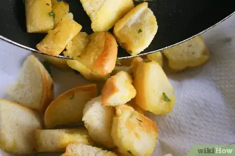 Imagen titulada Make Croutons Step 14