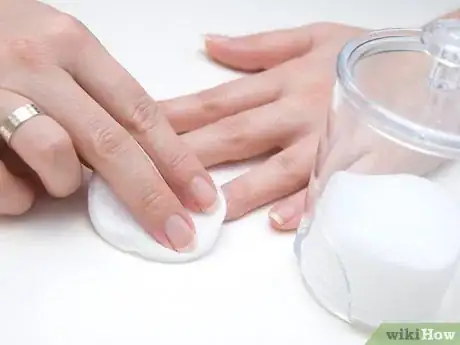 Imagen titulada Remove Nail Polish Stains from Your Finger Nails Step 26