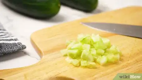 Imagen titulada Slice a Cucumber Step 16