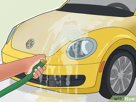 Imagen titulada Get Spray Paint off a Car Step 4