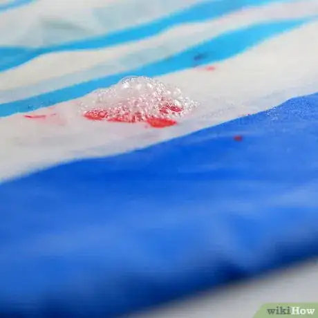 Imagen titulada Remove a Blood Spot from a Cotton Pillow Case Step 12  