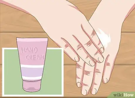 Imagen titulada Perform a Male Manicure Step 11