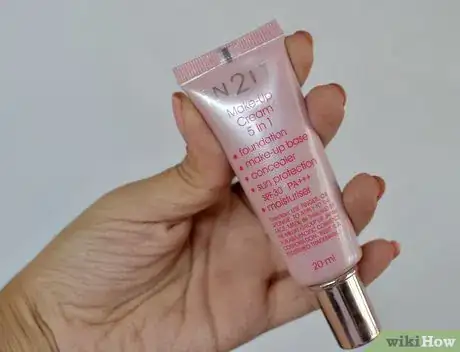 Imagen titulada Apply BB Cream Step 1Bullet1