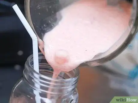 Imagen titulada Make a Strawberry Smoothie Step 34