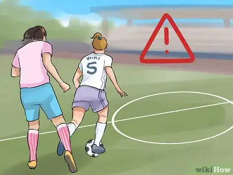 Imagen titulada Slide Tackle in Soccer Step 4