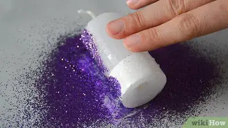 Imagen titulada Make Glitter Candles Step 18