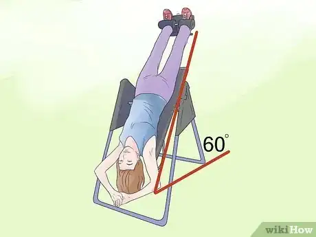 Imagen titulada Use an Inversion Table for Back Pain Step 14