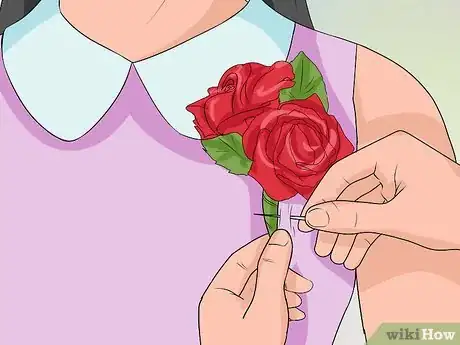 Imagen titulada Pin on a Boutonniere Step 18