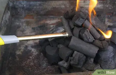 Imagen titulada Create a Strong Burning Charcoal Fire Step 12