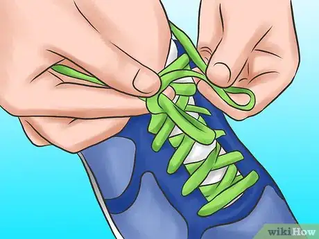 Imagen titulada Tie Your Shoe Laces Differently Step 4