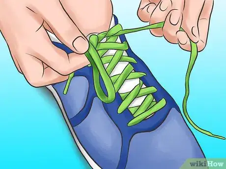 Imagen titulada Tie Your Shoe Laces Differently Step 2