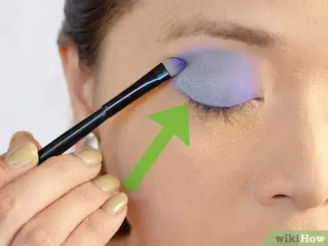 Imagen titulada Do Makeup for Green Eyes Step 15