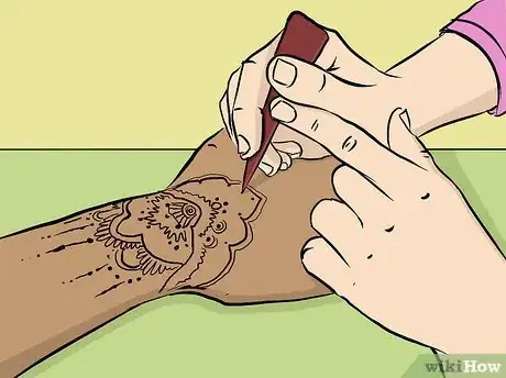 Imagen titulada Practice Mehndi at Home Step 21