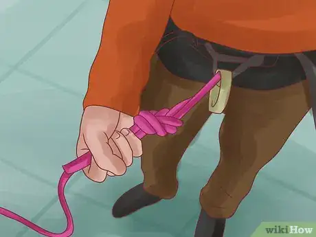 Imagen titulada Tie an Overhand Knot Step 18