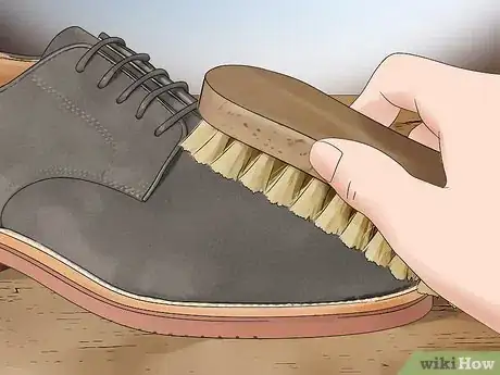 Imagen titulada Dye Suede Shoes Step 2